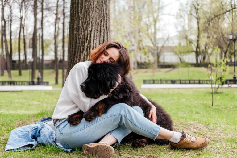 Jak czarny terier rosyjski wspiera terapie - rola psa terapeutycznego 7 Jak czarny terier rosyjski wspiera terapie – rola psa terapeutycznego